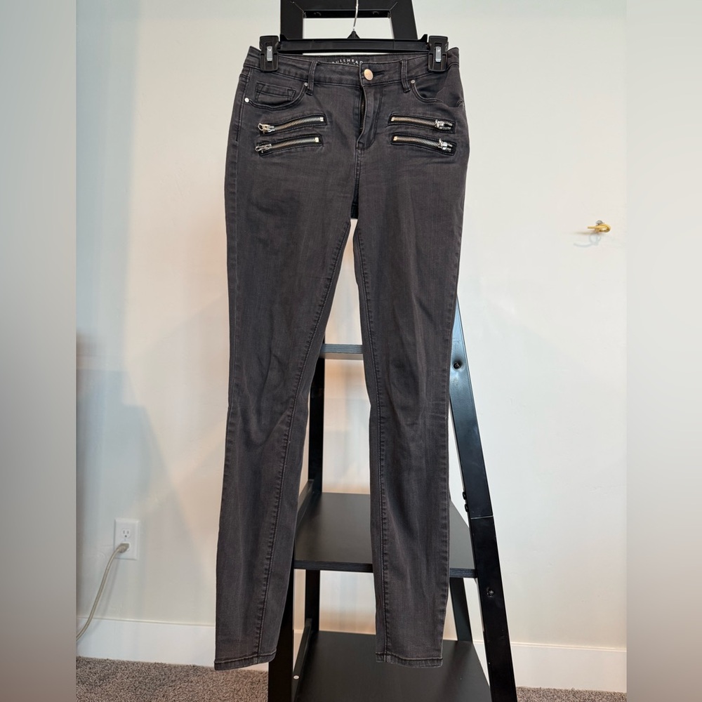 Bullhead Women's Skinny Jeans - size 26, 10 inch inseam smoke free pet free